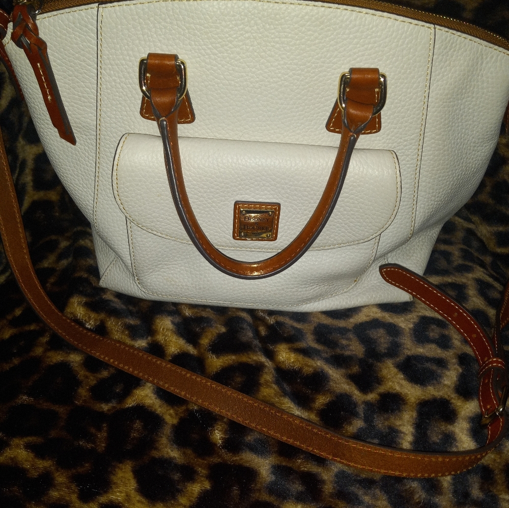 DOONEY & BOURKE PURSE - Picture 2 of 4